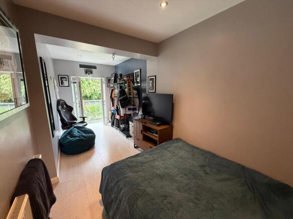 3 bed Semi-Detached for sale Image 11