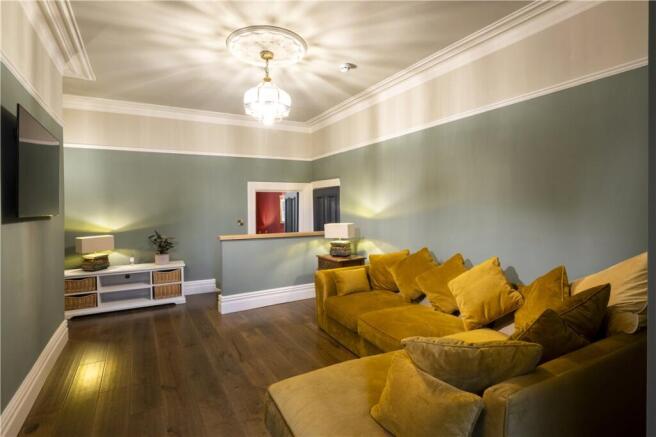 6 bed Terraced to rent Image 9