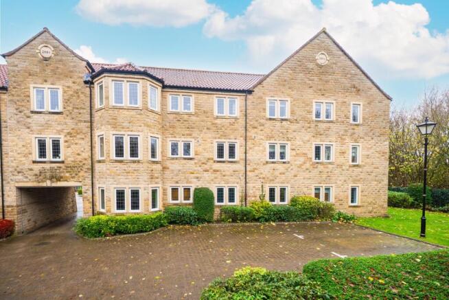 2 bed Flat for sale Image 4