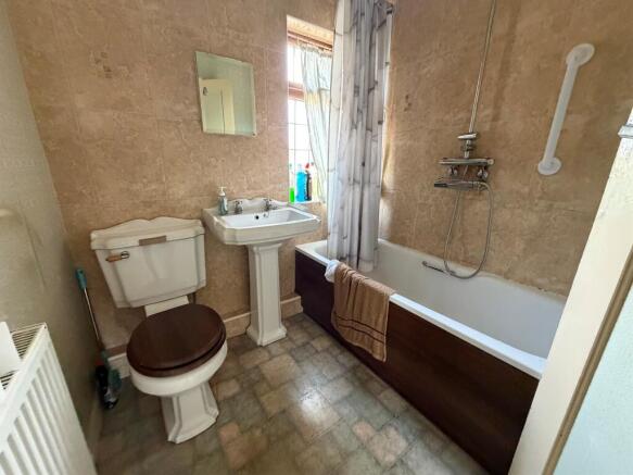 3 bed Semi-Detached for sale Image 8