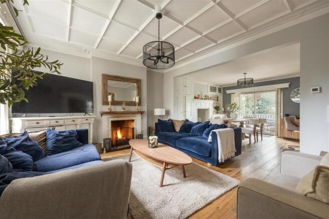 Higham Station Avenue, E4