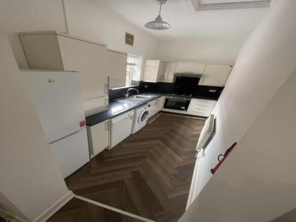5 bed Not Specified to rent Image 6