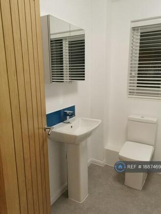 Modern And Stylish Bathroom