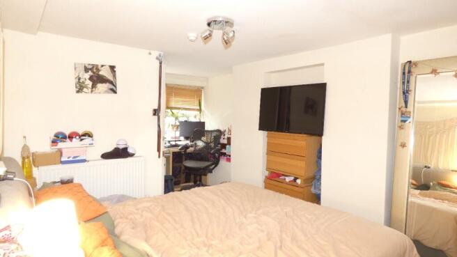 5 bed Terraced for sale Image 7