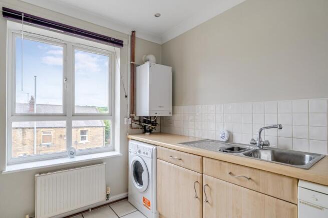 2 bed Flat for sale Image 6
