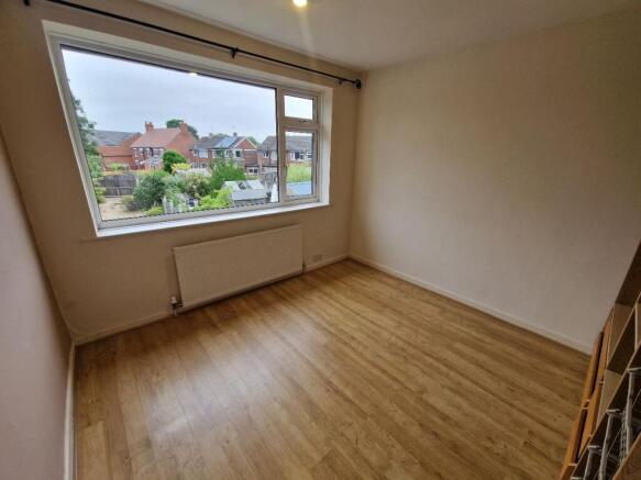 2 bed Semi-Detached to rent Image 8