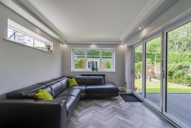 4 bed Detached for sale Image 5