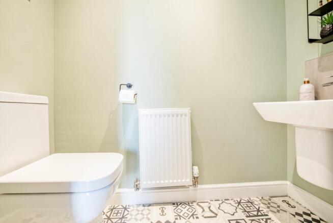4 bed Semi-Detached for sale Image 7