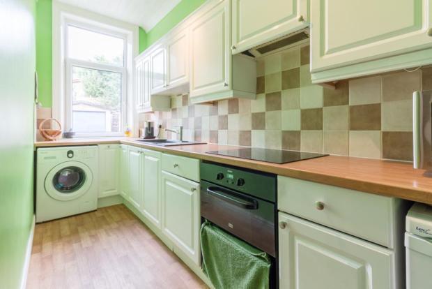 4 bed Terraced to rent Image 5