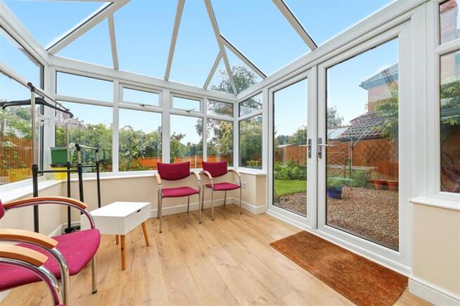 4 bed Detached for sale Image 8