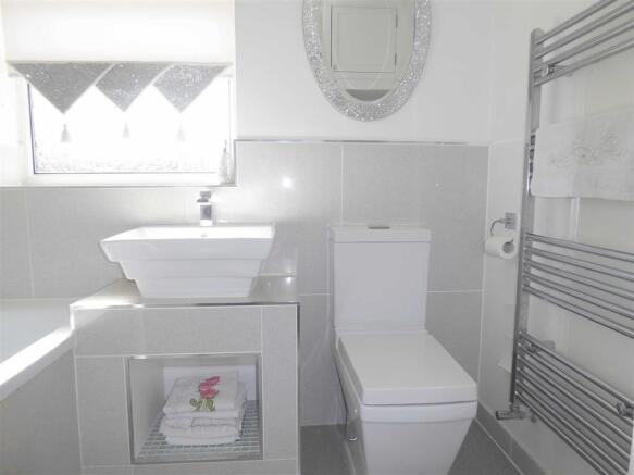 Bathroom / WC: