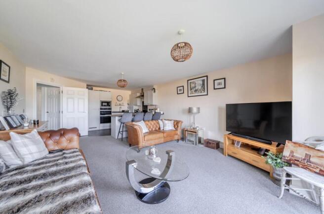 2 bed Apartment to rent Image 5