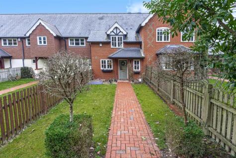 Bearwood Road, Sindlesham, Berkshire RG41 5BS