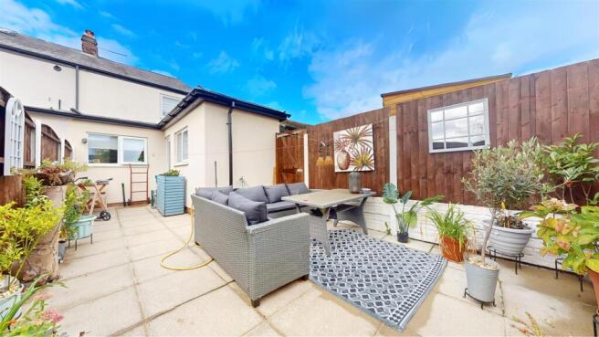 Bushey Lane Rear Yard