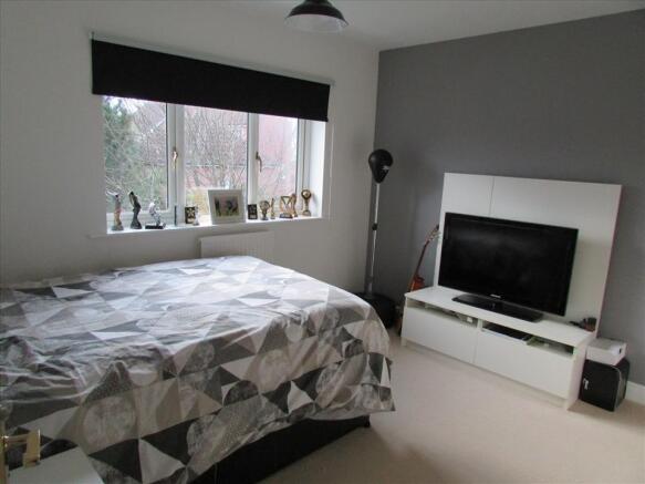 BEDROOM 2