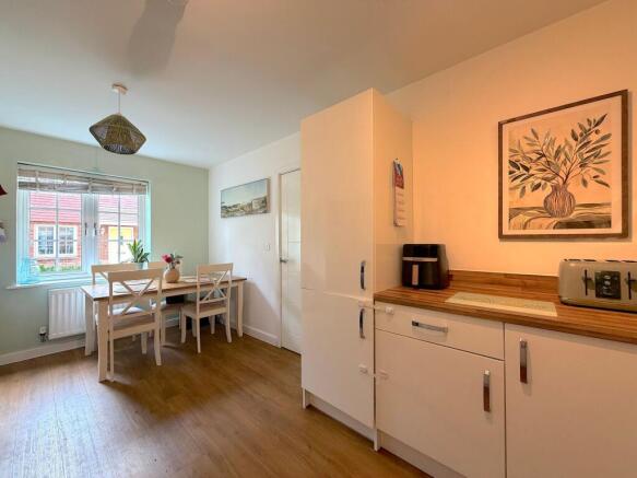 Kitchen/Dining Room (1)