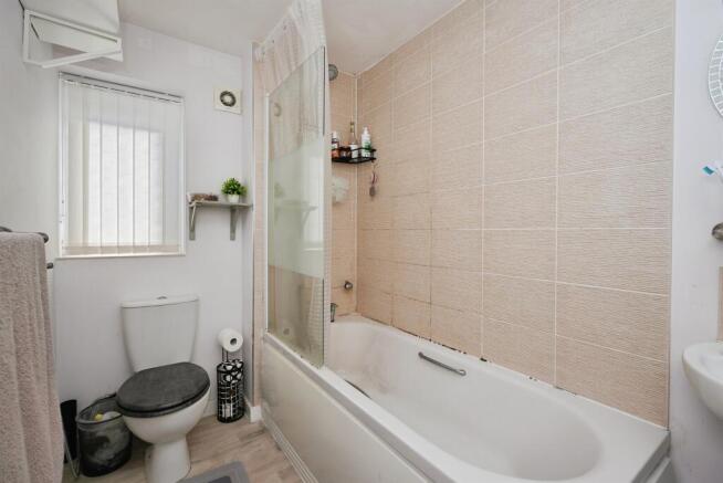 3 bed Semi-Detached for sale Image 12