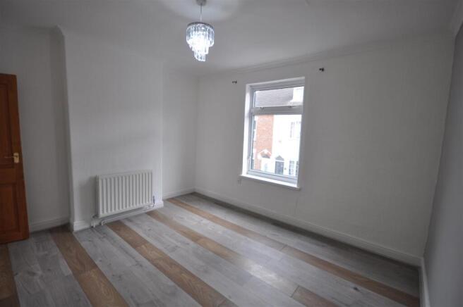 3 bed Terraced to rent Image 12