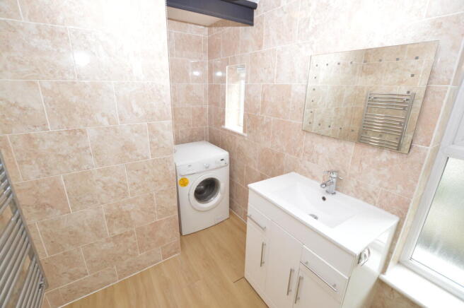 2 bed Apartment to rent Image 7