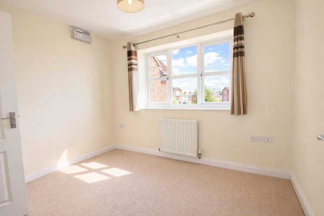 2 bed Apartment to rent Image 4
