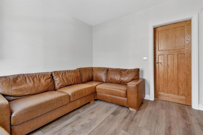 3 bed Terraced for sale Image 8