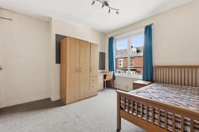3 bed Terraced for sale Image 11
