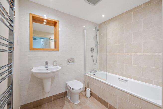 2 bed Flat for sale Image 10