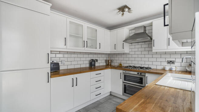 2 bed Semi-Detached for sale Image 8