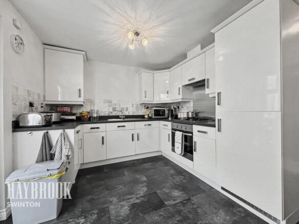 3 bed Semi-Detached for sale Image 6