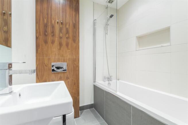 Bathroom1.jpg