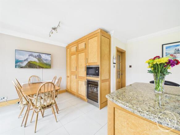 4 bed Not Specified for sale Image 8