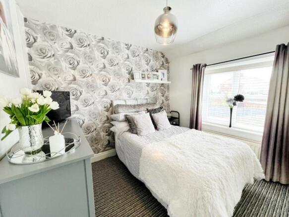 Bedroom 2 pic 1.jpg