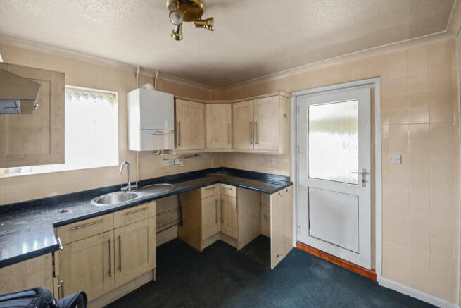 16 Arlesey Road, Stotfold, Hitchin, SG5 4HB