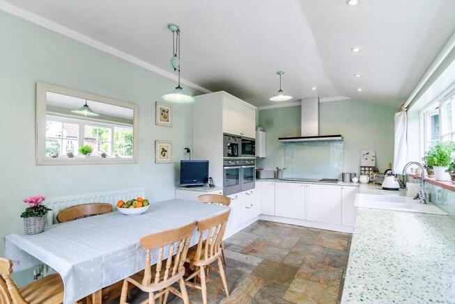 Kitchen / Breakfast 