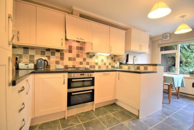Fully Fitted Kitchen