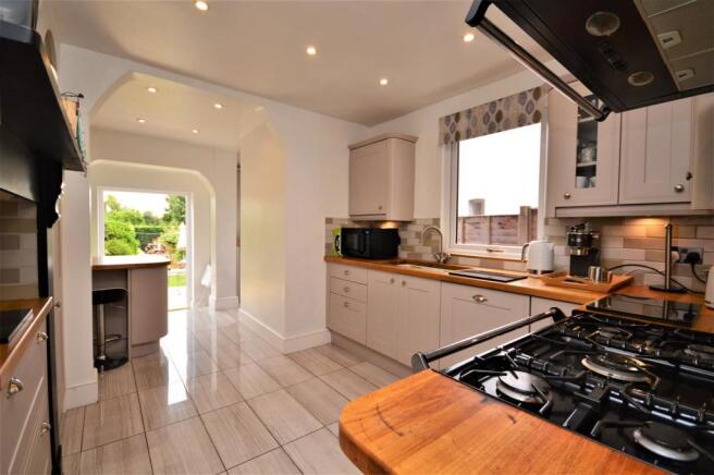 2 Kitchen Breakfast Kings Acre.JPG