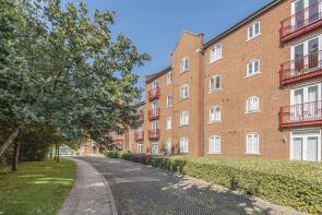76, Barnshaw House, Coxhill Way, Aylesbury HP21 8FH