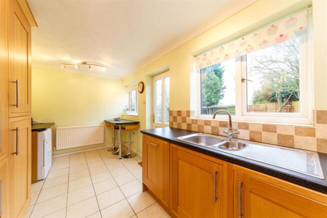 15 Bell Acre Gdns (9 of 26).jpg