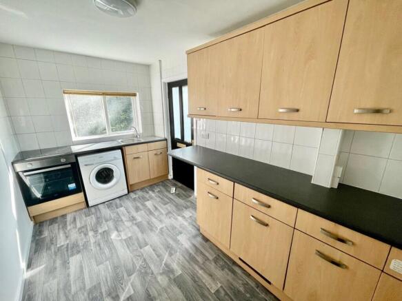 2 bed Flat to rent Image 10
