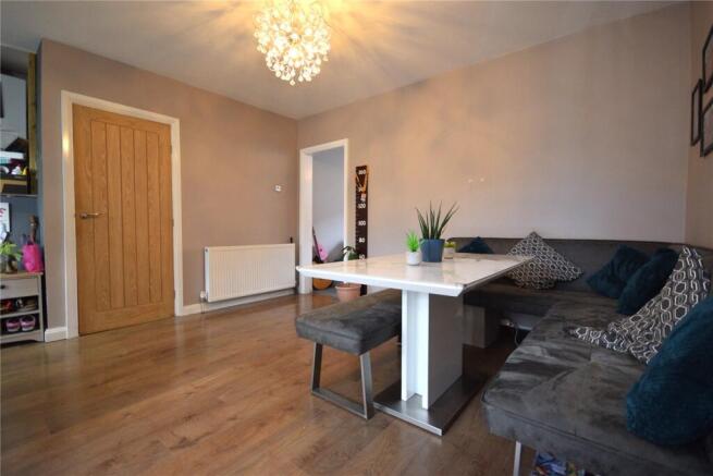 3 bed Semi-Detached to rent Image 11