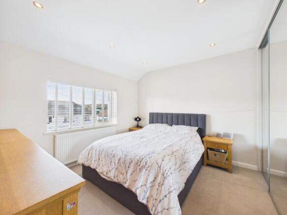 4 bed Semi-Detached for sale Image 9