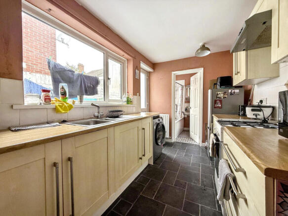 2 bed Terraced for sale Image 8