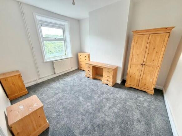 2 bed House to rent Image 5