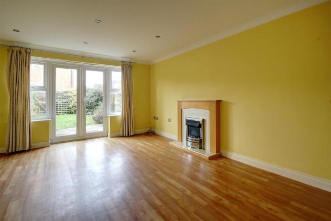 Sitting & Dining Room.jpg