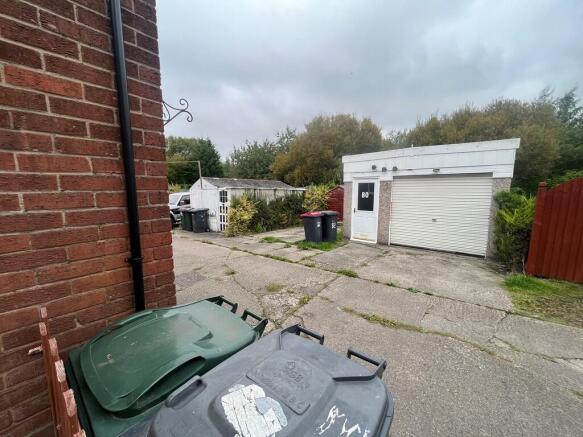 2 bed End of Terrace to rent Image 12