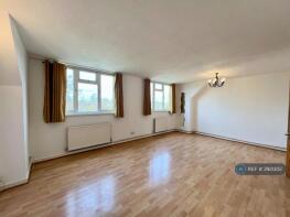 2, 36 Cotswold Court, Holly Park Road, New Southgate, London N11 3HP