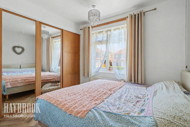4 bed Semi-Detached for sale Image 12