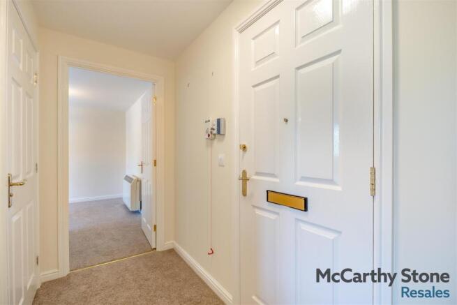 8682647-interior01.jpg
