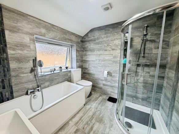 2 bed Link Detached House for sale Image 12