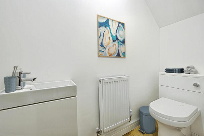4 bed Semi-Detached for sale Image 4